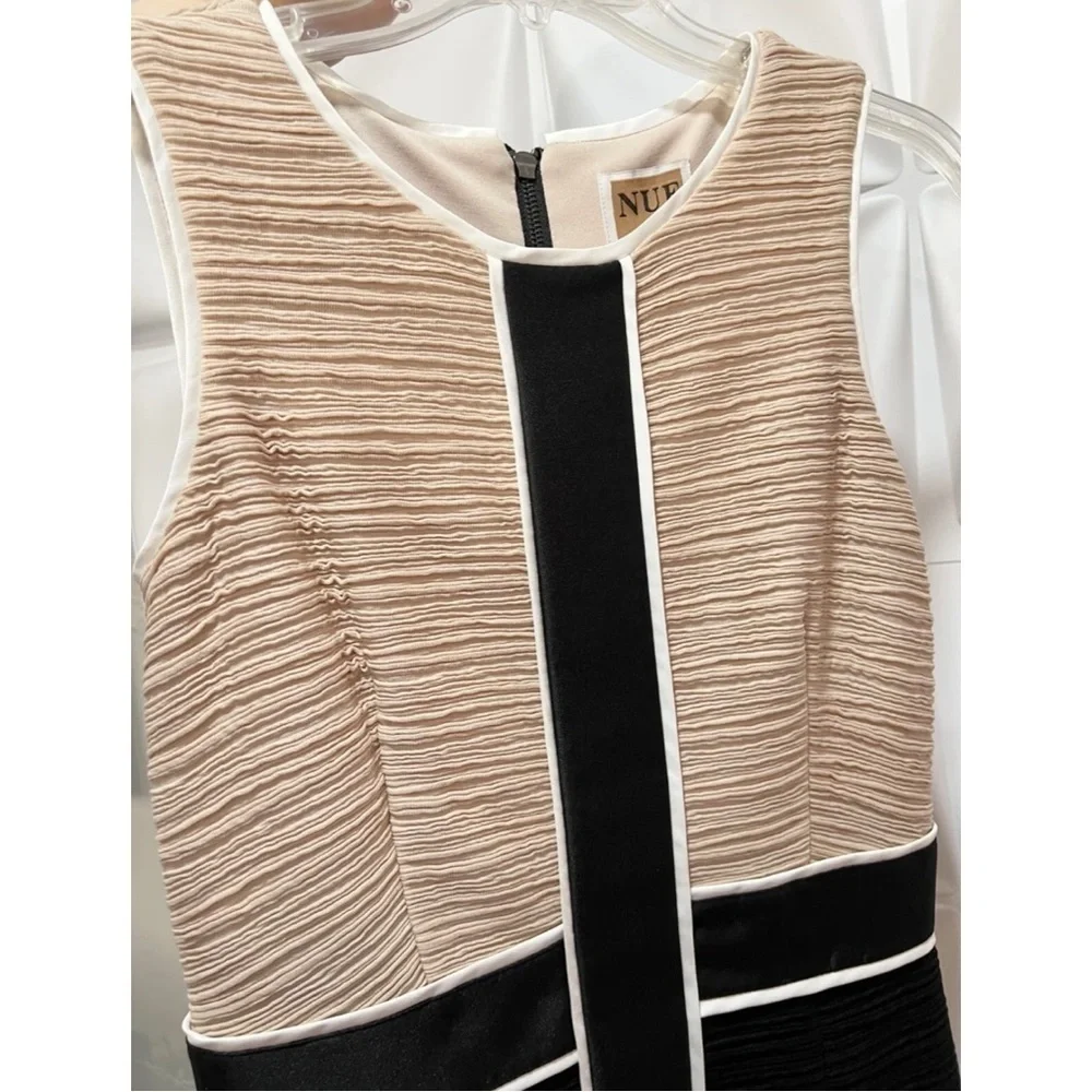 NUE by Shani Sz 6 Ruched Beige Black White Sheath Dress Shape Slimming